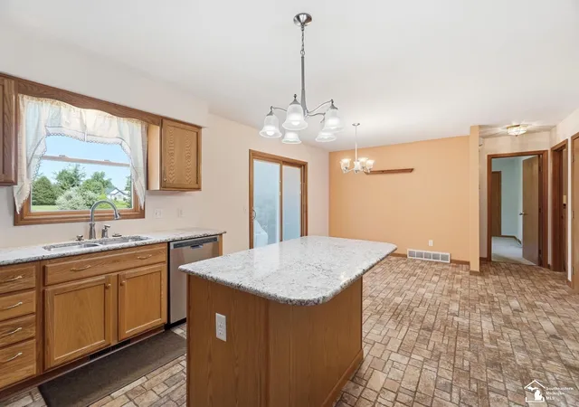 4th image of 2572 Chapel Creek Dr, Bedford Township Monroe, MI 48144 | MLS# 57050219618