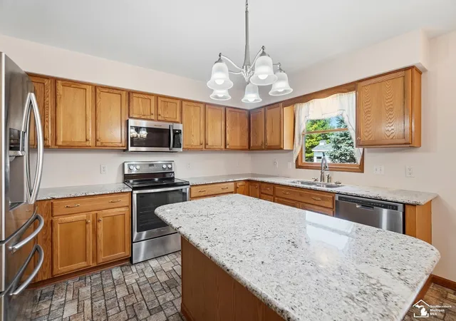 5th image of 2572 Chapel Creek Dr, Bedford Township Monroe, MI 48144 | MLS# 57050219618