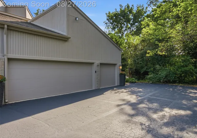 Photo 4 of Single family home for sale at 1250 Sunniwood Pl, Oakland Charter Township Oakland, MI 48306 | MLS# 20261067667 | Listing updated on 2026-08-27