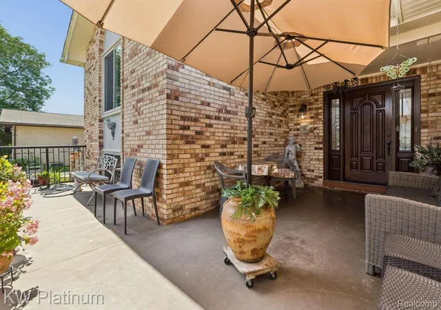 Photo 4 of Single family home for sale at 37233 Almont Dr W, Sterling Heights City Macomb, MI 48310 | MLS# 20261067671 | Listing updated on 2026-09-17