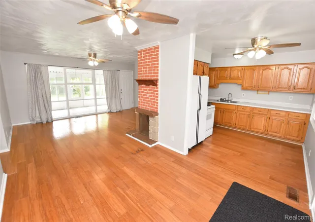 Photo 3 of Single family home for sale at 1935 Carmanbrook Parkway, Flint City Genesee, MI 48507 | MLS# 20261067675 | Listing updated on 2026-09-10