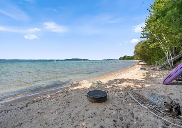 Photo 3 of Single family home for sale at 875 Lost Nations Trl, Peninsula Township Grand Traverse, MI 49686 | MLS# 78080072746 | Listing updated on 2026-08-27