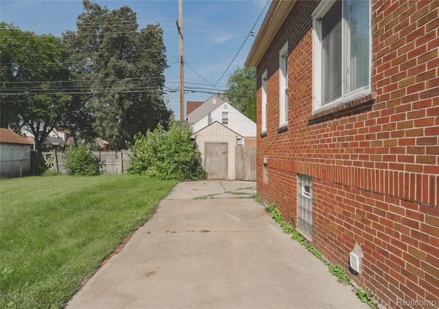 Photo 4 of Single family home for sale at 2308 10Th St, Wyandotte City Wayne, MI 48192 | MLS# 20261067678 | Listing updated on 2026-08-25