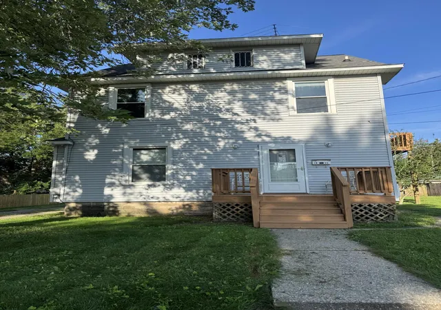1st image of 1911 Federal Ave Sw, Wyoming City Kent, MI 49509 | MLS# 65026044702