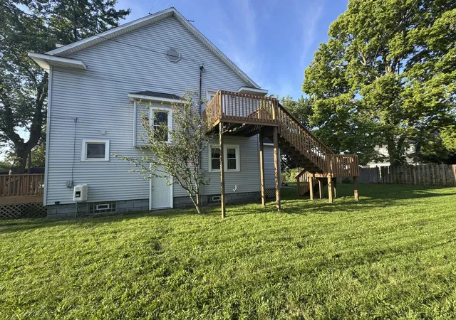 3rd image of 1911 Federal Ave Sw, Wyoming City Kent, MI 49509 | MLS# 65026044702