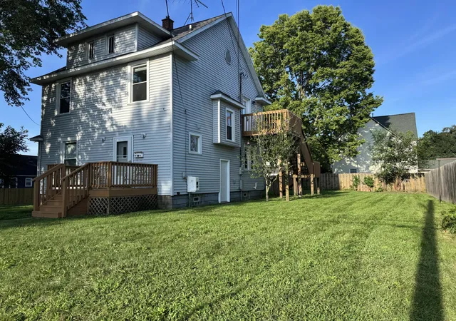 4th image of 1911 Federal Ave Sw, Wyoming City Kent, MI 49509 | MLS# 65026044702