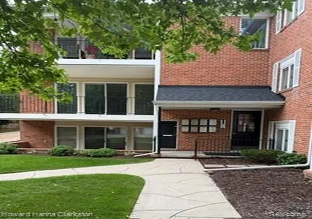 Photo 2 of Condo for sale at 416 N Helen Ave N #7, Rochester City Oakland, MI 48307 | MLS# 20261067695 | Listing updated on 2026-08-25
