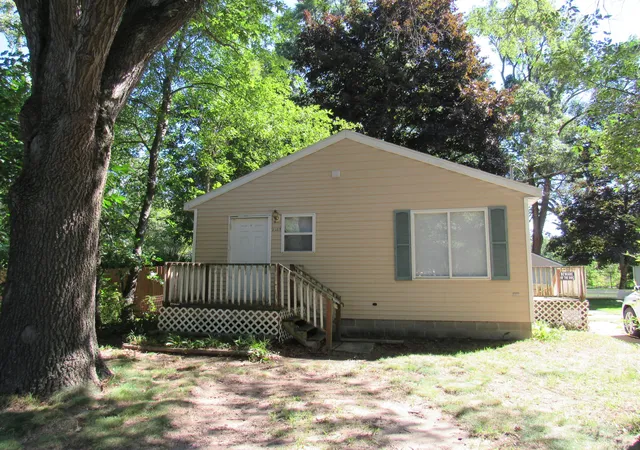 2nd image of 2708 Worden St, Norton Shores City Muskegon, MI 49444 | MLS# 71026044703