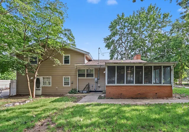 Photo 3 of Single family home for sale at 42910 Evergreen Park Dr, Decatur Township Van Buren, MI 49045 | MLS# 69026044716 | Listing updated on 2026-09-10