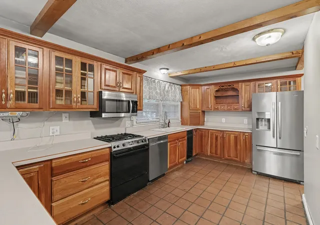 Photo 3 of Single family home for sale at 42910 Evergreen Park Dr, Decatur Township Van Buren, MI 49045 | MLS# 69026044716 | Listing updated on 2026-09-10