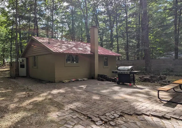 4th image of 1640 W Bartlett Rd, Peacock Township Lake, MI 49304 | MLS# 71026044711