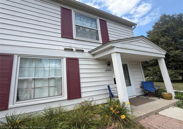 Photo 3 of Condo for sale at 2926 Meadowbrook Ct #C, Orion Charter Township Oakland, MI 48360 | MLS# 20261067730 | Listing updated on 2026-09-11