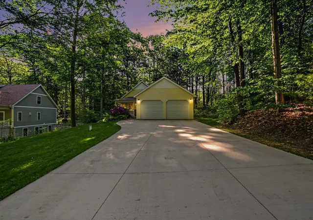 Photo 3 of Single family home for sale at 506 N Northern Lights Rd, Golden Township Oceana, MI 49436 | MLS# 71026044718 | Listing updated on 2026-09-11