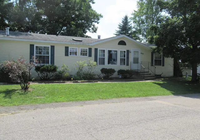 2nd image of 898 Millwood Trl, Thornapple Township Barry, MI 49333 | MLS# 65026044721