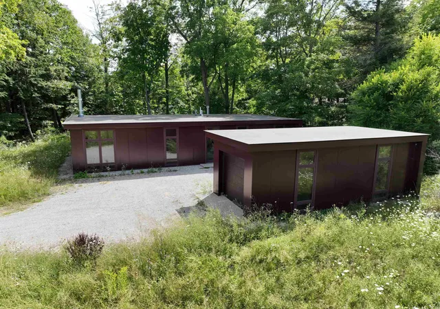 Photo 1 of Single family home for sale at 626 N Thunder Rd, Leelanau Township Leelanau, MI 49670 | MLS# 78080072753 | Listing updated on 2026-08-27