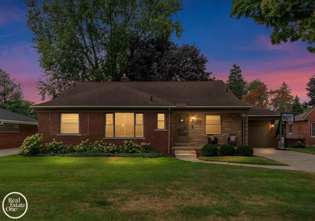 Photo 2 of Single family home for sale at 715 S Renaud Rd, Grosse Pointe Woods City Wayne, MI 48236 | MLS# 58050219637 | Listing updated on 2026-09-09