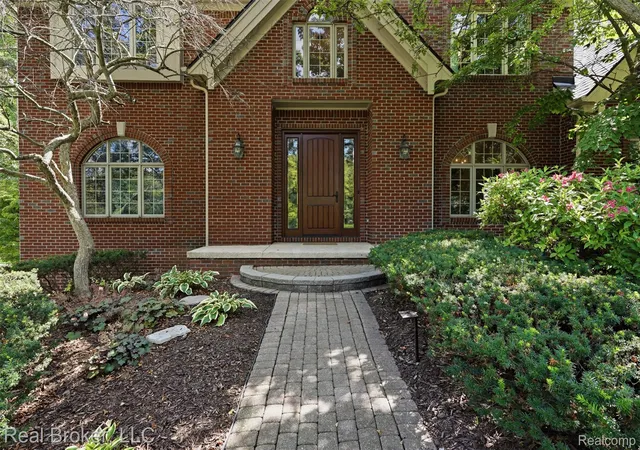 Photo 3 of Single family home for sale at 5380 Fieldstone Ct, Genoa Township Livingston, MI 48116 | MLS# 20261067757 | Listing updated on 2026-09-18