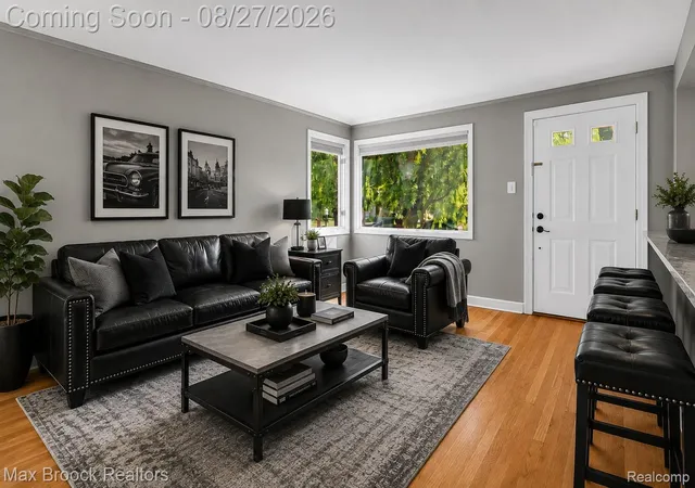 Photo 3 of Single family home for sale at 807 N Vermont Ave, Royal Oak City Oakland, MI 48067 | MLS# 20261067762 | Listing updated on 2026-10-06