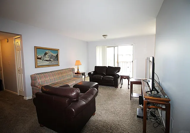 3rd image of 433 Riviera Dr, St Clair Shores City Macomb, MI 48080 | MLS# 58050219641