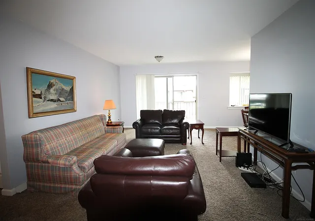 4th image of 433 Riviera Dr, St Clair Shores City Macomb, MI 48080 | MLS# 58050219641