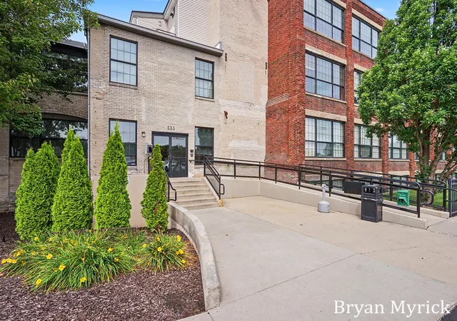 1st image of 533 Columbia Ave #009, Holland City Ottawa, MI 49423 | MLS# 71026044731