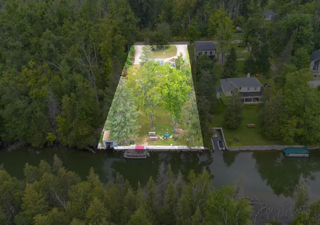 2nd image of 7847 Lake St, Alanson Village Emmet, MI 49706 | MLS# 71026044746
