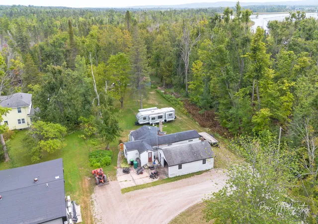 3rd image of 7847 Lake St, Alanson Village Emmet, MI 49706 | MLS# 71026044746