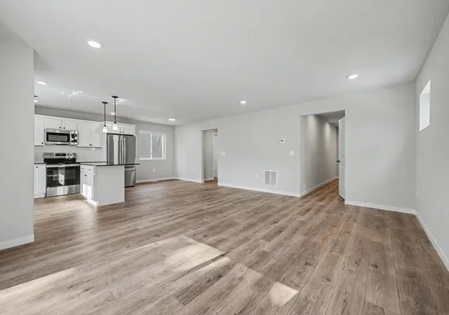 2nd image of 1002 Cedarwood Dr, Greenville City Montcalm, MI 48838 | MLS# 65026044751