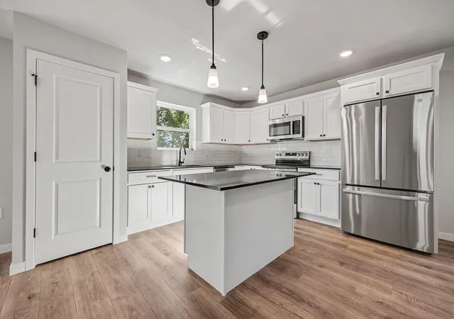 5th image of 1002 Cedarwood Dr, Greenville City Montcalm, MI 48838 | MLS# 65026044751