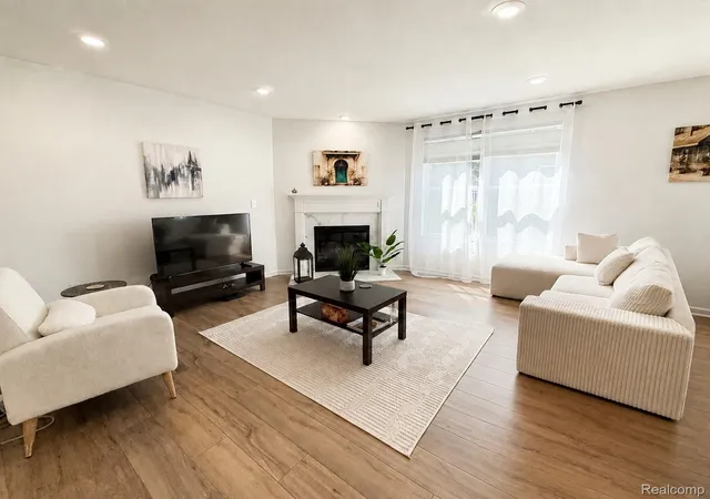 Photo 4 of Single family home for sale at 9171 Dogwood Ln, Lima Township Washtenaw, MI 48130 | MLS# 20261067788 | Listing updated on 2026-09-09