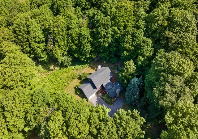 Photo 3 of Single family home for sale at 8676 Fairway Dr, Benzonia Township Benzie, MI 49617 | MLS# 78080072774 | Listing updated on 2026-08-27