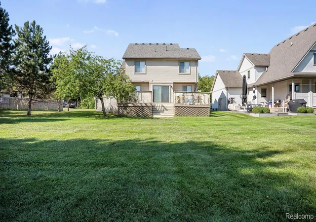 Photo 2 of Single family home for sale at 23212 Huron River Dr, Rockwood City Wayne, MI 48173 | MLS# 20261067827 | Listing updated on 2026-09-17