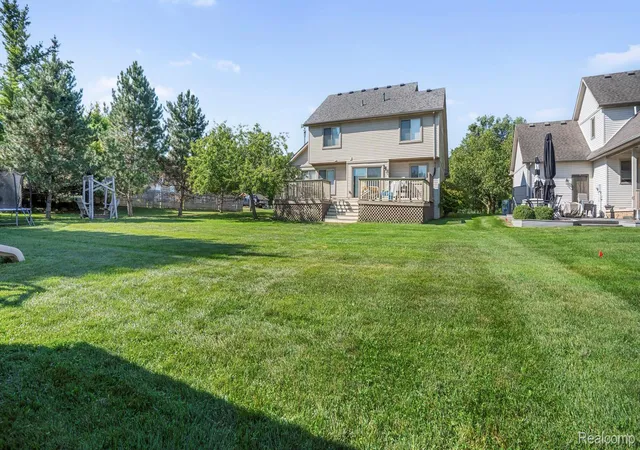 Photo 3 of Single family home for sale at 23212 Huron River Dr, Rockwood City Wayne, MI 48173 | MLS# 20261067827 | Listing updated on 2026-09-17