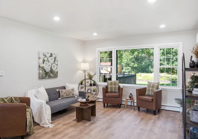 Photo 4 of Single family home for sale at 10696 W L Ave, Oshtemo Charter Township Kalamazoo, MI 49009 | MLS# 66026044776 | Listing updated on 2026-09-18