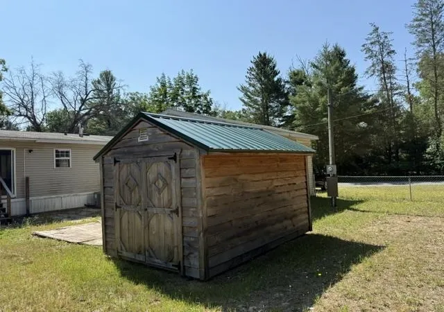 Photo 2 of Single family home for sale at 511 Oak St, Pleasant Plains Township Lake, MI 49304 | MLS# 78080072780 | Listing updated on 2026-09-02