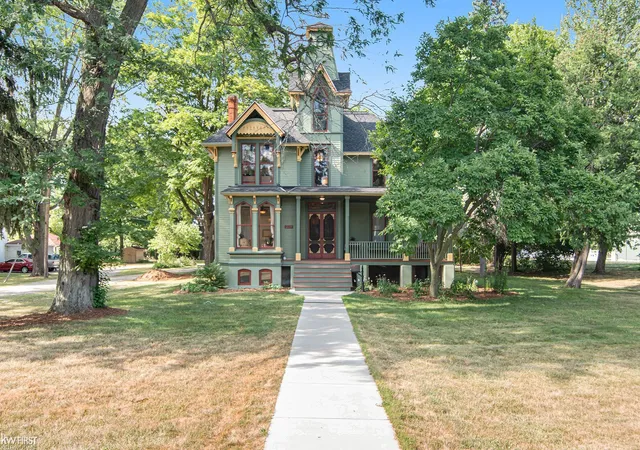Photo 1 of Single family home for sale at 308 W Shiawassee Ave, Fenton City Genesee, MI 48430 | MLS# 5050219666 | Listing updated on 2026-09-01