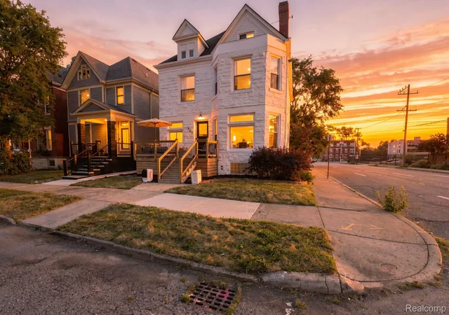 Photo 1 of Single family home for sale at 402 Horton St, Detroit City Wayne, MI 48202 | MLS# 20261067857 | Listing updated on 2026-09-06