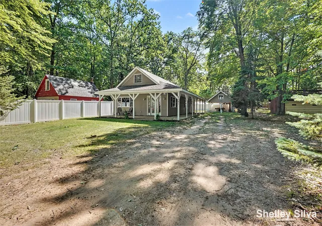 Photo 2 of Single family home for sale at 2121 Wolf Lake Dr, Peacock Township Lake, MI 49304 | MLS# 65026044789 | Listing updated on 2026-09-18