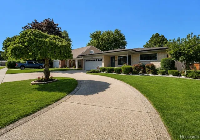 Photo 2 of Single family home for sale at 13167 Kozak Dr, Sterling Heights City Macomb, MI 48312 | MLS# 20261067866 | Listing updated on 2026-09-18