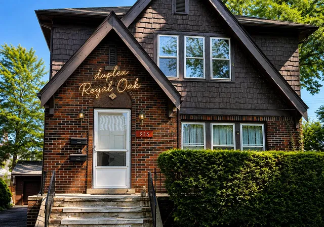 1st image of 925 E 2nd St, Royal Oak City Oakland, MI 48067 | MLS# 81026044792
