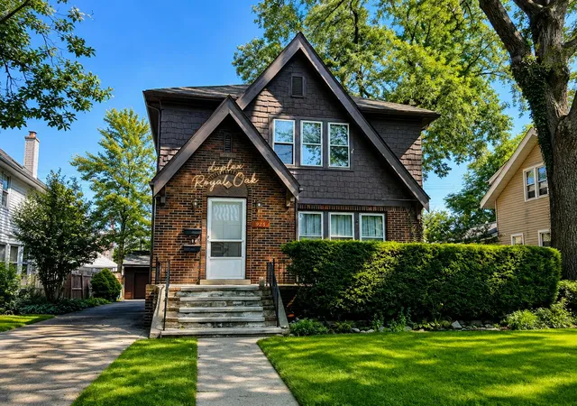 2nd image of 925 E 2nd St, Royal Oak City Oakland, MI 48067 | MLS# 81026044792