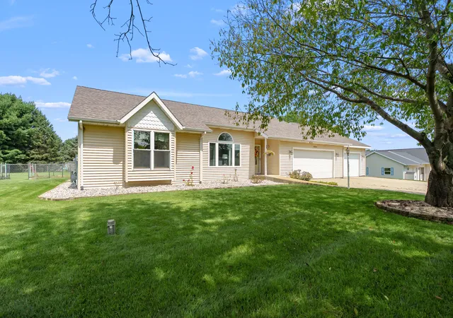 1st image of 22864 Blackbird Ave, Almena Township Van Buren, MI 49071 | MLS# 66026044794