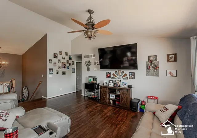 Photo 4 of Single family home for sale at 155 Caribou Run Rd, Dundee Village Monroe, MI 48131 | MLS# 57050219671 | Listing updated on 2026-09-17