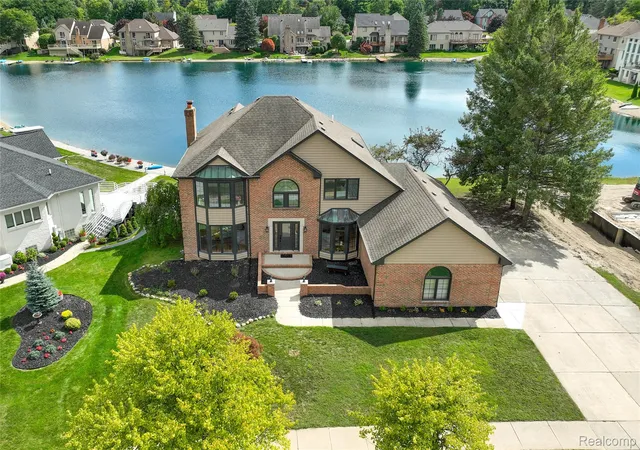 Photo 1 of Single family home for sale at 8828 Grace St, Shelby Charter Township Macomb, MI 48317 | MLS# 20261067875 | Listing updated on 2026-08-27