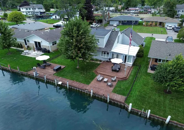 Photo 2 of Single family home for sale at 139 Channelsyde Rd, Algonac City St Clair, MI 48001 | MLS# 58050219674 | Listing updated on 2026-08-26