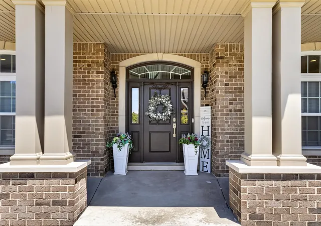 2nd image of 50770 Breckenridge Dr, Canton Charter Township Wayne, MI 48187 | MLS# 81026044799