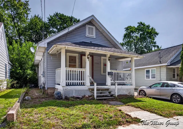 2nd image of 2420 Mckee Ave Sw, Wyoming City Kent, MI 49509 | MLS# 65026044805