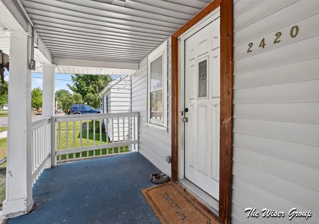 3rd image of 2420 Mckee Ave Sw, Wyoming City Kent, MI 49509 | MLS# 65026044805