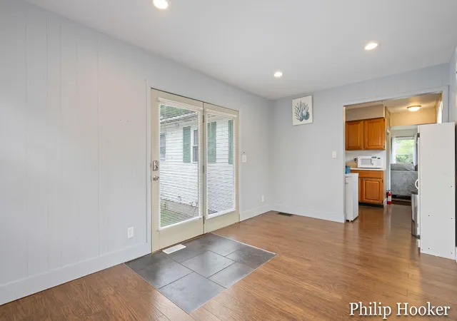 Photo 4 of Single family home for sale at 1383 Katrina Dr Se, Kentwood City Kent, MI 49508 | MLS# 65026044806 | Listing updated on 2026-09-24
