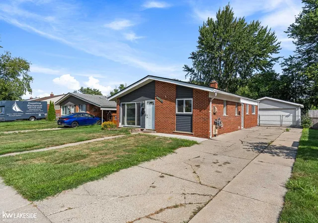 Photo 3 of Single family home for sale at 21537 Parkway St, St Clair Shores City Macomb, MI 48082 | MLS# 58050219679 | Listing updated on 2026-09-09